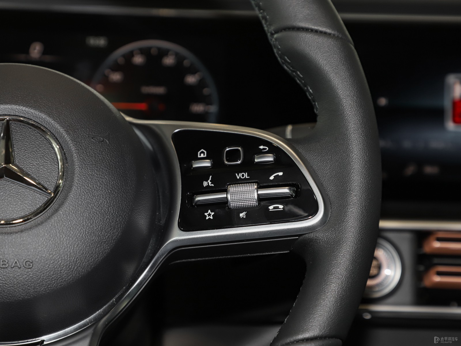 奔馳EQC 2021款 EQC 350 4MATIC內飾 科技與豪華的完美融合，打造移動智能家居體驗