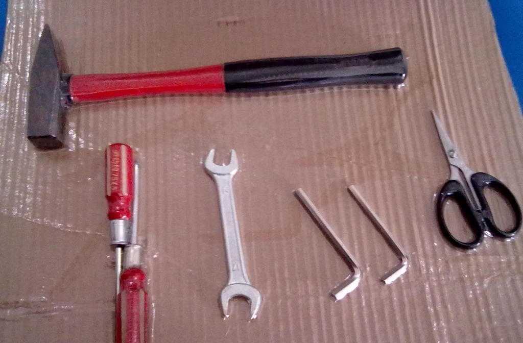 五金產(chǎn)品包裝機(jī)的革新與應(yīng)用 高效、環(huán)保的紙卡包裝方案